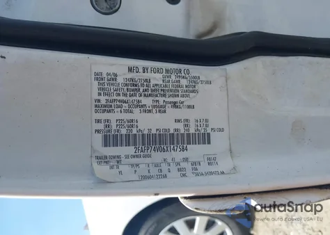 2006 Ford Crown Victoria Lx/Lx Sport from USA, damaged, VIN 2FAFP74V06X147584